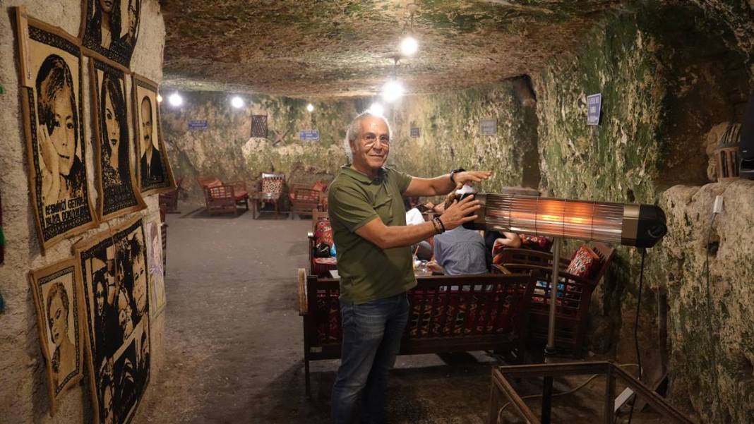 40 derece sıcakta soba yakıyorlar! Kafenin konsepti, görenleri hayrete düşürdü 8